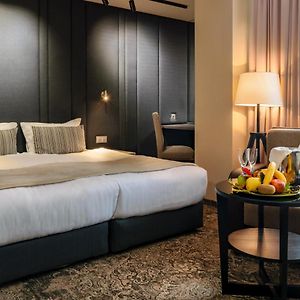Deluxe Zimmer mit Kingsize-Bett